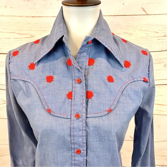Vintage Boho Chambray Strawberry Embroidered Western Button Down Shirt - Picture 4 of 6